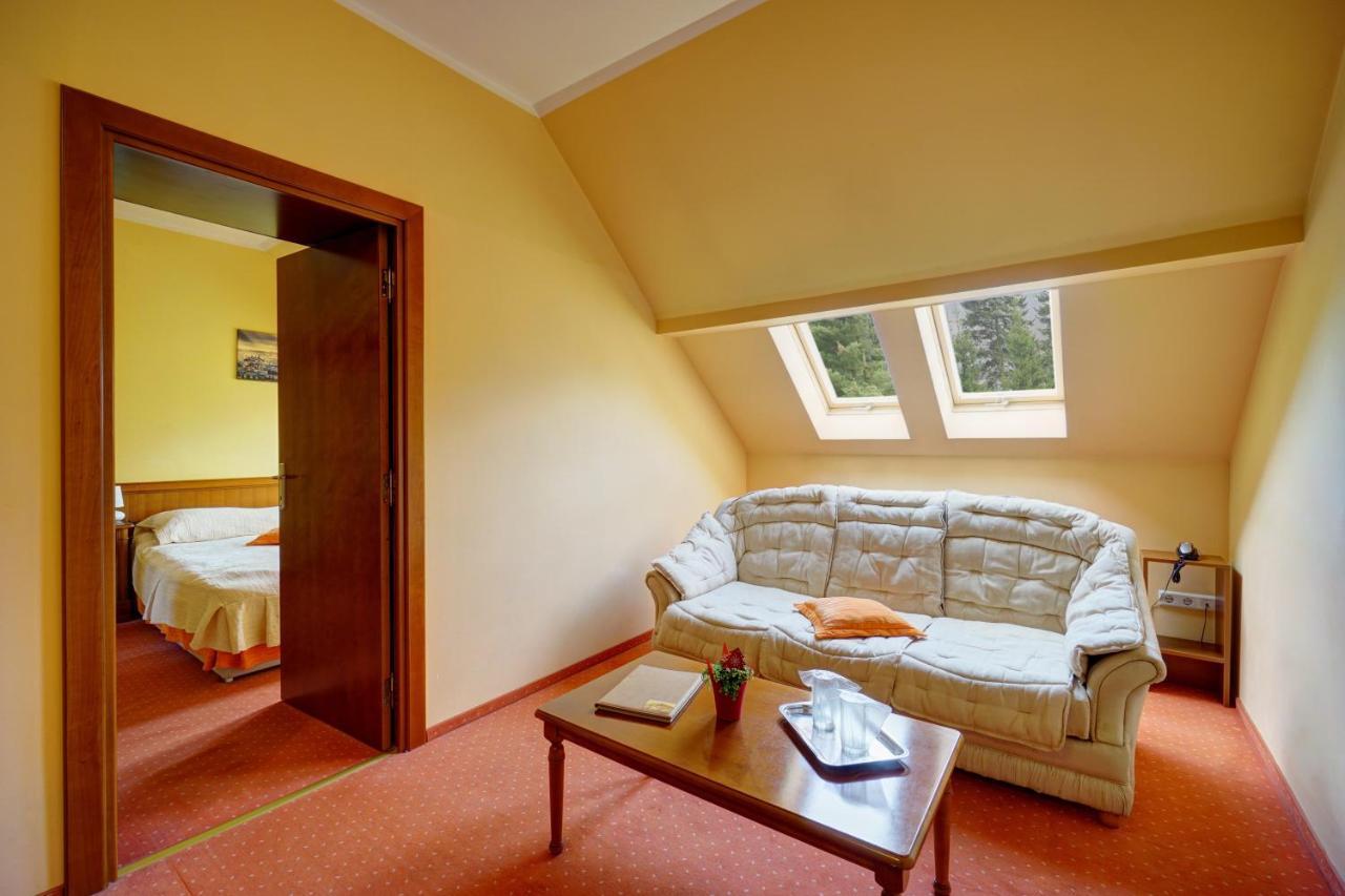 Hotel Ciucas BaileTusnad Extérieur photo