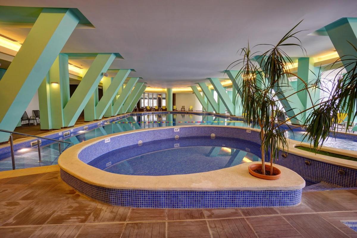 Hotel Ciucas BaileTusnad Extérieur photo