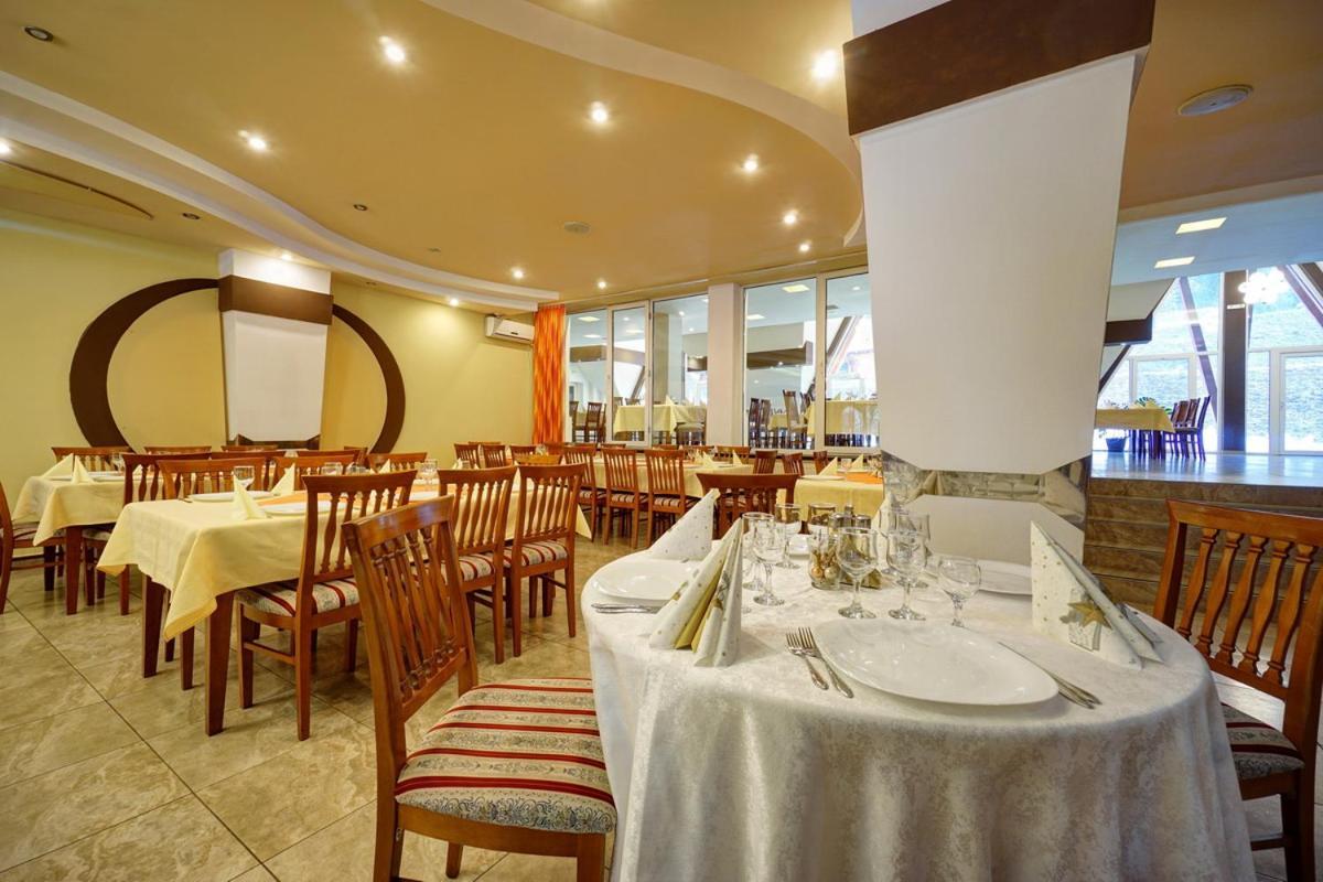 Hotel Ciucas BaileTusnad Extérieur photo