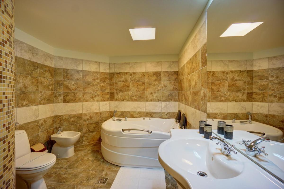 Hotel Ciucas BaileTusnad Extérieur photo