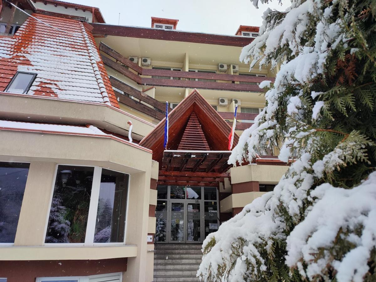 Hotel Ciucas BaileTusnad Extérieur photo