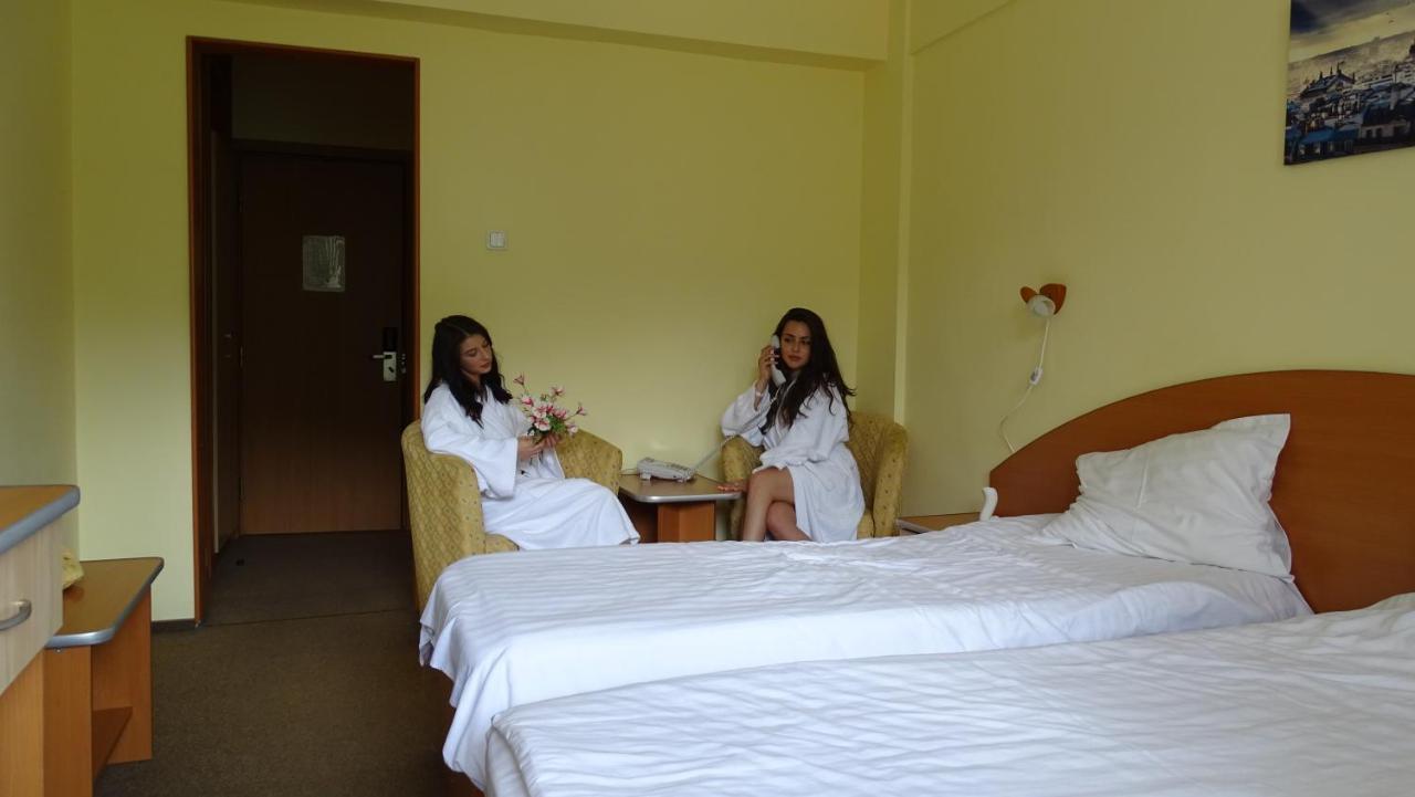 Hotel Ciucas BaileTusnad Extérieur photo